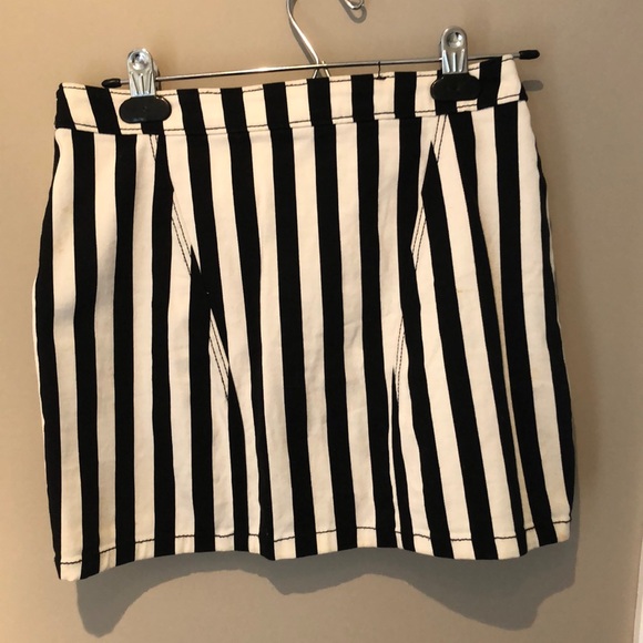 H & M striped skirt - Picture 2 of 3